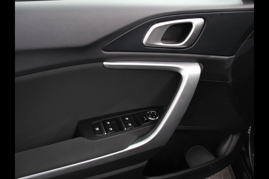 Kia Ceed Sportswagon 1.0 T-GDi Prestige | Navigatie | Apple Carplay/Android Auto | Climate Control | Cruise Control | Lane Assist | Stoel/Stuurverwarming | Privacy Glass | Camera