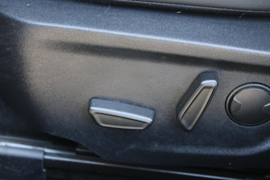 Ford Focus 2.3 EcoBoost ST-3 | Winterpack | Adaptieve Cruise Control | Camera | Privacy Glass | 19 INCH Lichtmetalen Velgen | DAB | B&O Sound Ford Focus 2.3 EcoBoost ST-3 | Winterpack | Adaptieve Cruise Control | Camera | Privacy Glass | 19 INCH Lichtmetalen Velgen | DAB | B&O Sound