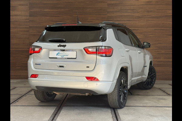 Jeep Compass 4xe 240 Plug-in Hybrid Electric S | Camera | Leder | Adaptive Cruise | LED verlichting Jeep Compass 4xe 240 Plug-in Hybrid Electric S | Camera | Leder | Adaptive Cruise | LED verlichting