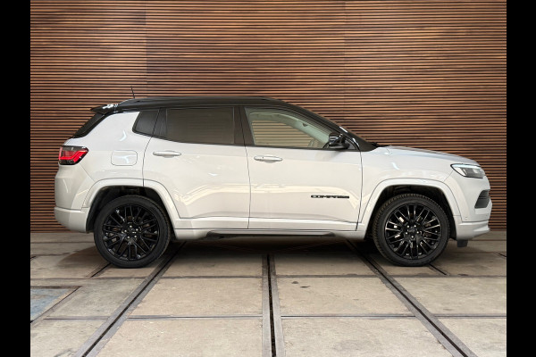 Jeep Compass 4xe 240 Plug-in Hybrid Electric S | Camera | Leder | Adaptive Cruise | LED verlichting Jeep Compass 4xe 240 Plug-in Hybrid Electric S | Camera | Leder | Adaptive Cruise | LED verlichting