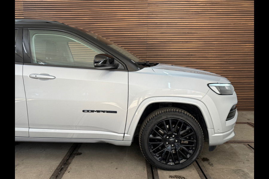 Jeep Compass 4xe 240 Plug-in Hybrid Electric S | Camera | Leder | Adaptive Cruise | LED verlichting Jeep Compass 4xe 240 Plug-in Hybrid Electric S | Camera | Leder | Adaptive Cruise | LED verlichting