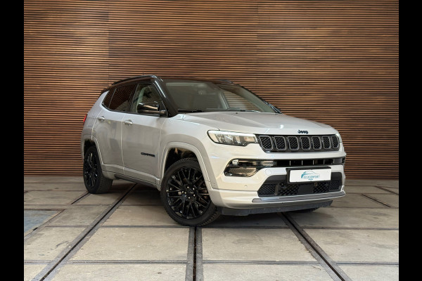 Jeep Compass 4xe 240 Plug-in Hybrid Electric S | Camera | Leder | Adaptive Cruise | LED verlichting Jeep Compass 4xe 240 Plug-in Hybrid Electric S | Camera | Leder | Adaptive Cruise | LED verlichting