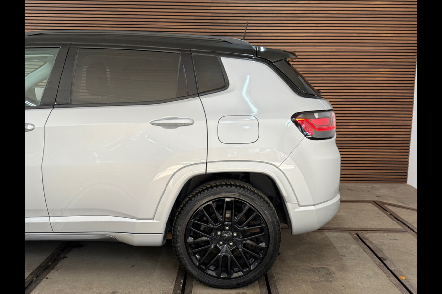 Jeep Compass 4xe 240 Plug-in Hybrid Electric S | Camera | Leder | Adaptive Cruise | LED verlichting Jeep Compass 4xe 240 Plug-in Hybrid Electric S | Camera | Leder | Adaptive Cruise | LED verlichting