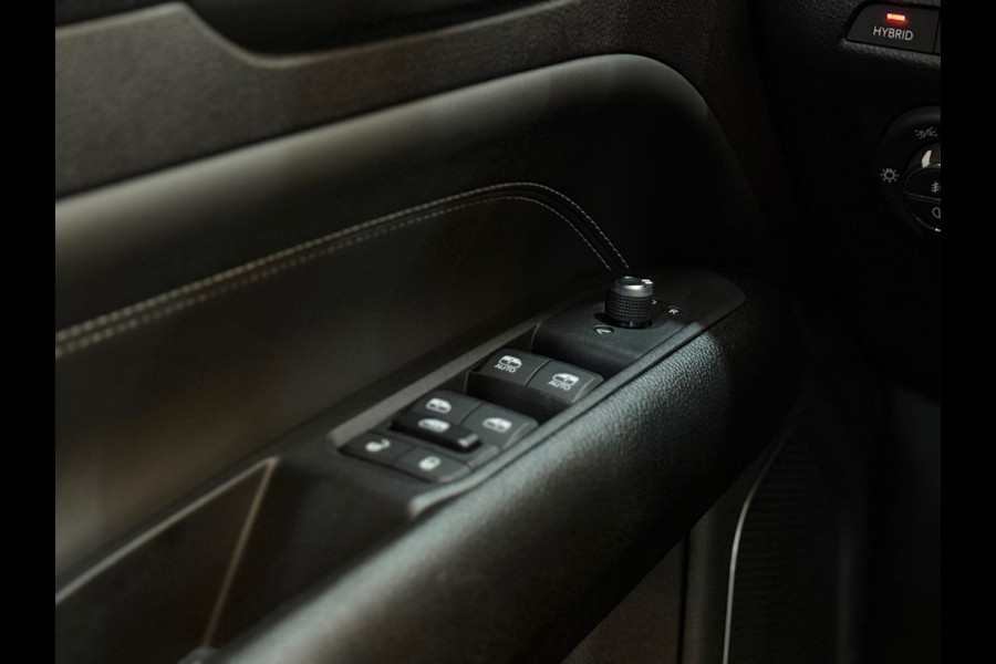 Jeep Compass 4xe 240 Plug-in Hybrid Electric S | Camera | Leder | Adaptive Cruise | LED verlichting Jeep Compass 4xe 240 Plug-in Hybrid Electric S | Camera | Leder | Adaptive Cruise | LED verlichting