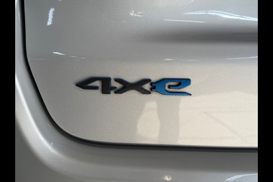 Jeep Compass 4xe 240 Plug-in Hybrid Electric S | Camera | Leder | Adaptive Cruise | LED verlichting Jeep Compass 4xe 240 Plug-in Hybrid Electric S | Camera | Leder | Adaptive Cruise | LED verlichting