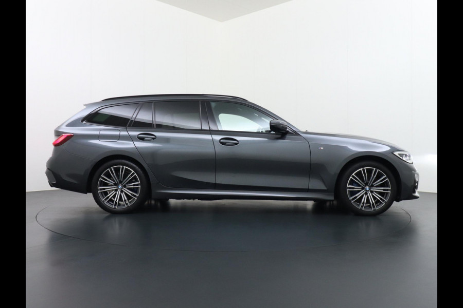 BMW 3 Serie Touring 330e High Executive M SPORT  DEALER ONDERHOUDEN | LASER LED | HRAMAN KARDON | PANORAMADAK BMW 3 Serie Touring 330e High Executive M SPORT  DEALER ONDERHOUDEN | LASER LED | HRAMAN KARDON | PANORAMADAK
