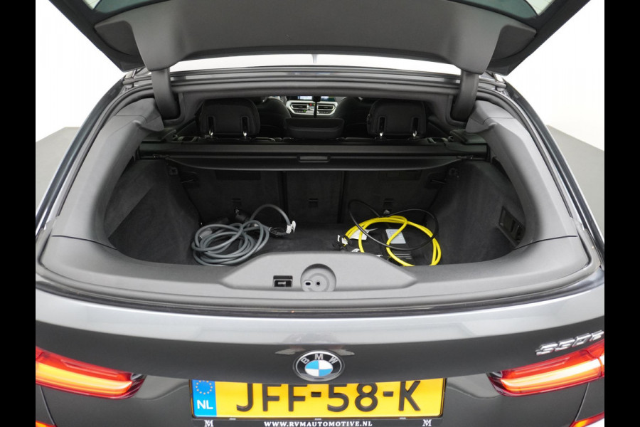 BMW 3 Serie Touring 330e High Executive M SPORT  DEALER ONDERHOUDEN | LASER LED | HRAMAN KARDON | PANORAMADAK BMW 3 Serie Touring 330e High Executive M SPORT  DEALER ONDERHOUDEN | LASER LED | HRAMAN KARDON | PANORAMADAK
