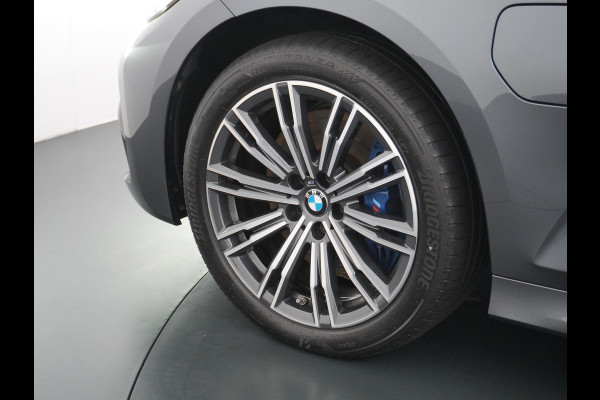 BMW 3 Serie Touring 330e High Executive M SPORT  DEALER ONDERHOUDEN | LASER LED | HRAMAN KARDON | PANORAMADAK BMW 3 Serie Touring 330e High Executive M SPORT  DEALER ONDERHOUDEN | LASER LED | HRAMAN KARDON | PANORAMADAK