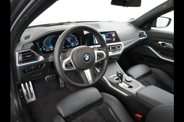 BMW 3 Serie Touring 330e High Executive M SPORT  DEALER ONDERHOUDEN | LASER LED | HRAMAN KARDON | PANORAMADAK BMW 3 Serie Touring 330e High Executive M SPORT  DEALER ONDERHOUDEN | LASER LED | HRAMAN KARDON | PANORAMADAK