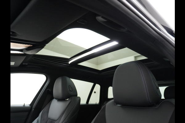 BMW 3 Serie Touring 330e High Executive M SPORT  DEALER ONDERHOUDEN | LASER LED | HRAMAN KARDON | PANORAMADAK BMW 3 Serie Touring 330e High Executive M SPORT  DEALER ONDERHOUDEN | LASER LED | HRAMAN KARDON | PANORAMADAK
