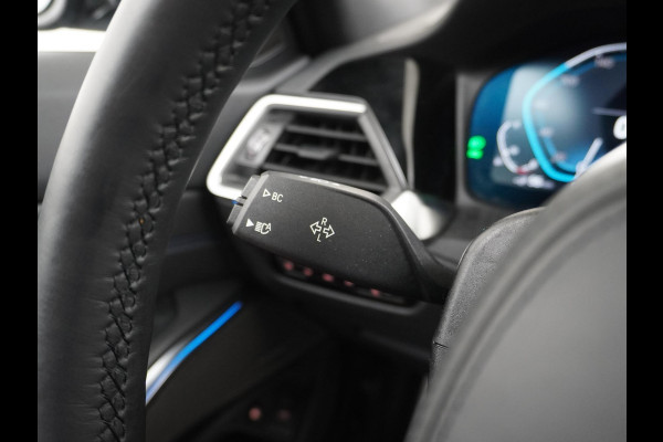BMW 3 Serie Touring 330e High Executive M SPORT  DEALER ONDERHOUDEN | LASER LED | HRAMAN KARDON | PANORAMADAK BMW 3 Serie Touring 330e High Executive M SPORT  DEALER ONDERHOUDEN | LASER LED | HRAMAN KARDON | PANORAMADAK