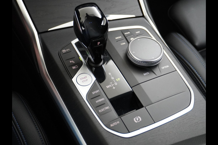 BMW 3 Serie Touring 330e High Executive M SPORT  DEALER ONDERHOUDEN | LASER LED | HRAMAN KARDON | PANORAMADAK BMW 3 Serie Touring 330e High Executive M SPORT  DEALER ONDERHOUDEN | LASER LED | HRAMAN KARDON | PANORAMADAK