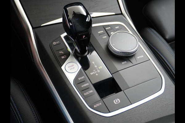 BMW 3 Serie Touring 330e High Executive M SPORT  DEALER ONDERHOUDEN | LASER LED | HRAMAN KARDON | PANORAMADAK BMW 3 Serie Touring 330e High Executive M SPORT  DEALER ONDERHOUDEN | LASER LED | HRAMAN KARDON | PANORAMADAK