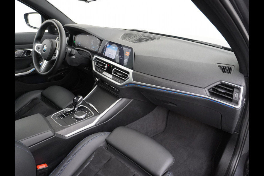 BMW 3 Serie Touring 330e High Executive M SPORT  DEALER ONDERHOUDEN | LASER LED | HRAMAN KARDON | PANORAMADAK BMW 3 Serie Touring 330e High Executive M SPORT  DEALER ONDERHOUDEN | LASER LED | HRAMAN KARDON | PANORAMADAK
