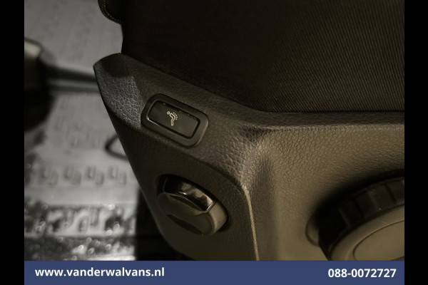 Volkswagen Crafter 2.0 TDI 141pk L3H3 L2H2 Euro6 Airco | Massagestoel | Camera | Apple Carplay | Cruisecontrol Android Auto, Chauffeursstoel