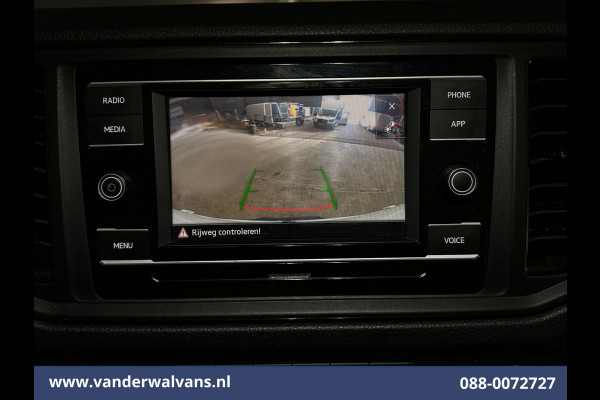 Volkswagen Crafter 2.0 TDI 141pk L3H3 L2H2 Euro6 Airco | Massagestoel | Camera | Apple Carplay | Cruisecontrol Android Auto, Chauffeursstoel