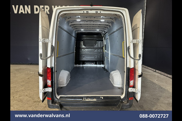 Volkswagen Crafter 2.0 TDI 141pk L4H3 L3H2 Euro6 Airco | Camera | Apple Carplay | Android Auto | Parkeersensoren Bijrijdersbank, 3000kg trekvermogen Volkswagen Crafter 2.0 TDI 141pk L4H3 L3H2 Euro6 Airco | Camera | Apple Carplay | Android Auto | Parkeersensoren Bijrijdersbank, 3000kg trekvermogen