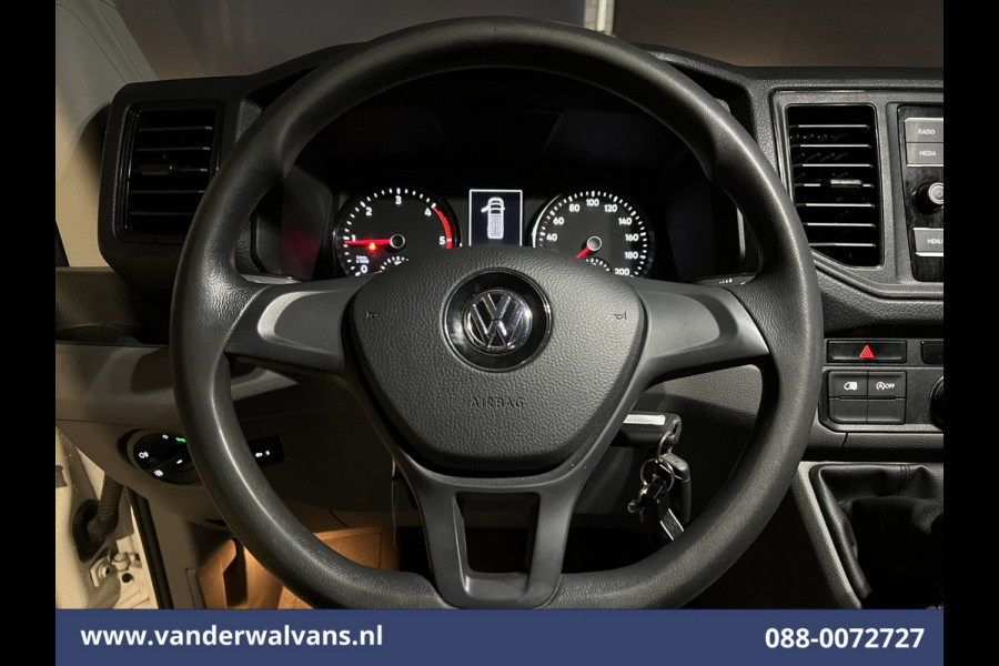 Volkswagen Crafter 2.0 TDI 141pk L4H3 L3H2 Euro6 Airco | Camera | Apple Carplay | Android Auto | Parkeersensoren Bijrijdersbank, 3000kg trekvermogen Volkswagen Crafter 2.0 TDI 141pk L4H3 L3H2 Euro6 Airco | Camera | Apple Carplay | Android Auto | Parkeersensoren Bijrijdersbank, 3000kg trekvermogen
