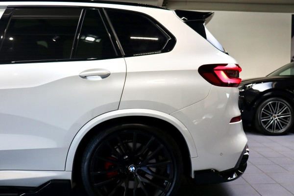 BMW X5 xDrive45e M Sport|PANO|22''|AKRA|AERO Body BMW X5 xDrive45e M Sport|PANO|22''|AKRA|AERO Body