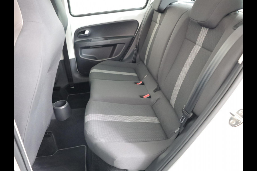Volkswagen up! 1.0 BMT high up! 60 pk | Navigatie via App | Airco | Cruise control | Parkeersensoren achter |