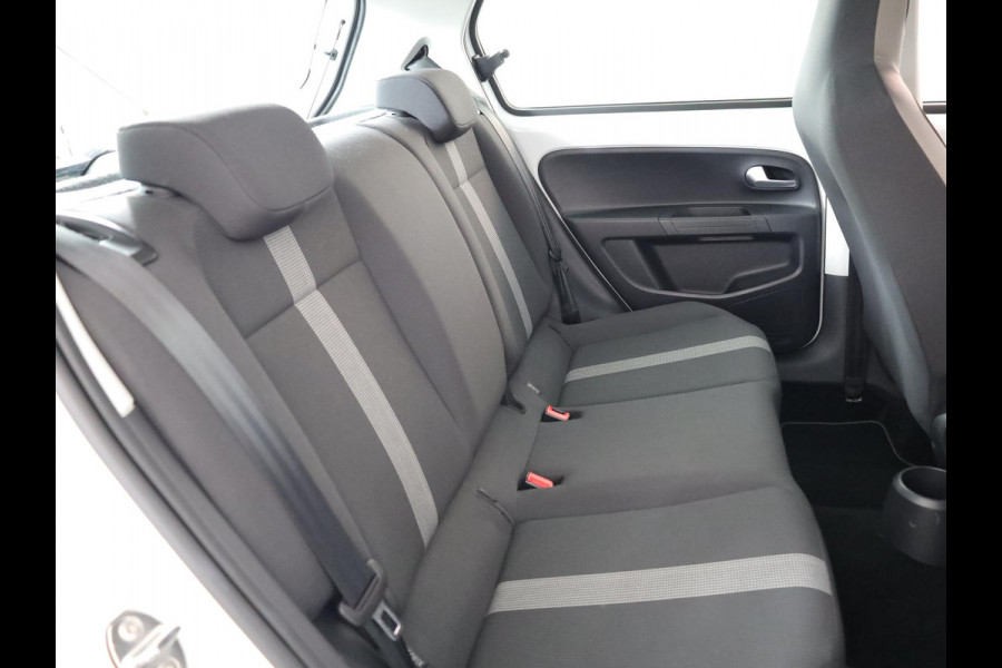 Volkswagen up! 1.0 BMT high up! 60 pk | Navigatie via App | Airco | Cruise control | Parkeersensoren achter |