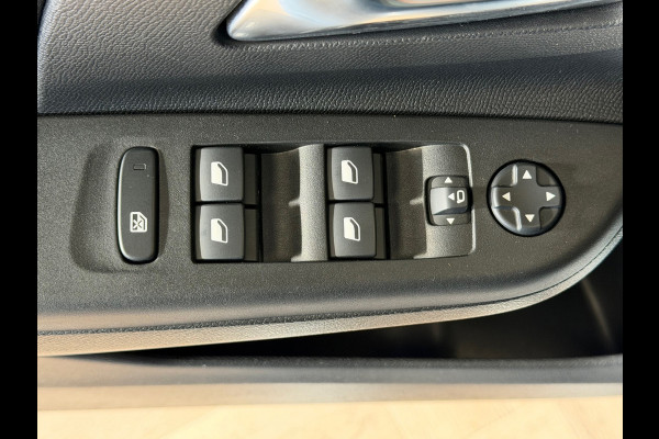 Opel CORSA-E Ultimate electrisch PANORAMADAK KEYLESS-GO CAMERA STOEL/ STUURVERWARMING DODEHOEKSENSOR Opel CORSA-E Ultimate electrisch PANORAMADAK KEYLESS-GO CAMERA STOEL/ STUURVERWARMING DODEHOEKSENSOR