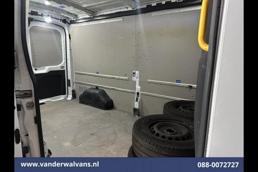 Ford Transit 2.0 TDCI 131pk L3H2 Euro6 Airco | Camera | Navigatie | Apple Carplay | Stoelverwarming Cruisecontrol, Android auto, Verwarmde voorruit, Parkeersensoren, Bijrijdersbank, 2500kg trekvermogen