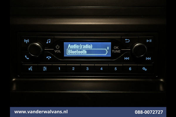Ford Transit 2.0 TDCI L2H2 Euro6 Airco | 2450kg Trekhaak | LM velgen | Verwarmde voorruit Dakdragers, Bijrijdersbank Ford Transit 2.0 TDCI L2H2 Euro6 Airco | 2450kg Trekhaak | LM velgen | Verwarmde voorruit Dakdragers, Bijrijdersbank