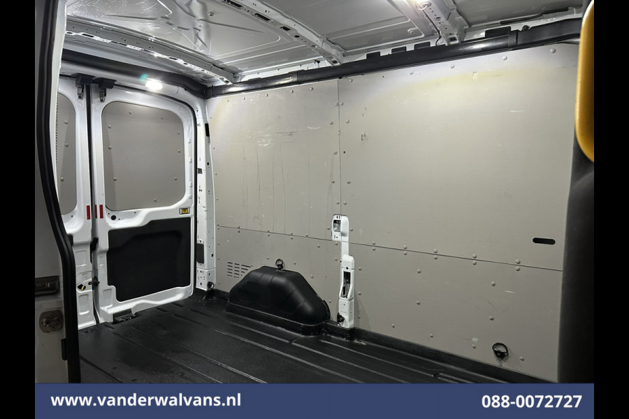 Ford Transit 2.0 TDCI L2H2 Euro6 Airco | 2450kg Trekhaak | LM velgen | Verwarmde voorruit Dakdragers, Bijrijdersbank Ford Transit 2.0 TDCI L2H2 Euro6 Airco | 2450kg Trekhaak | LM velgen | Verwarmde voorruit Dakdragers, Bijrijdersbank