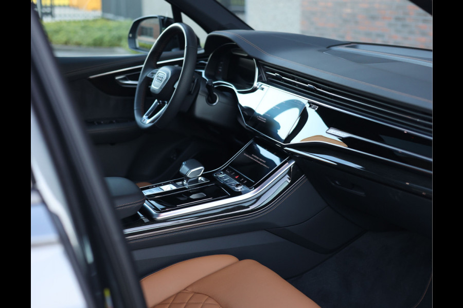Audi Q7 60 TFSIe Quattro | Audi Exclusive - Pano - Trekhaak Audi Q7 60 TFSIe Quattro | Audi Exclusive - Pano - Trekhaak