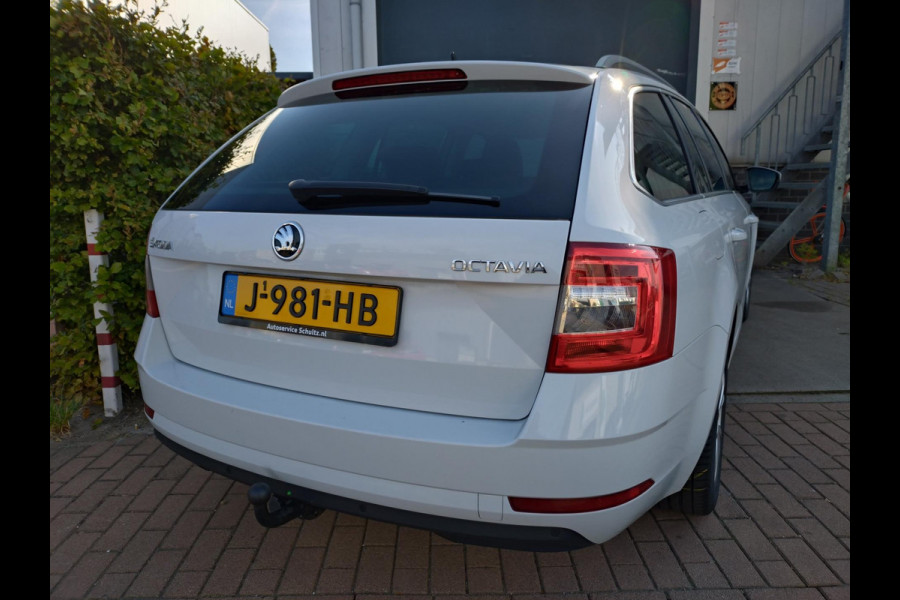 Škoda Octavia Combi 1.0 TSI Greentech Business Edition stoelverwarming Škoda Octavia Combi 1.0 TSI Greentech Business Edition stoelverwarming