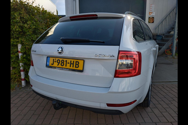 Škoda Octavia Combi 1.0 TSI Greentech Business Edition stoelverwarming Škoda Octavia Combi 1.0 TSI Greentech Business Edition stoelverwarming