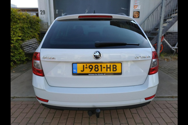 Škoda Octavia Combi 1.0 TSI Greentech Business Edition stoelverwarming Škoda Octavia Combi 1.0 TSI Greentech Business Edition stoelverwarming