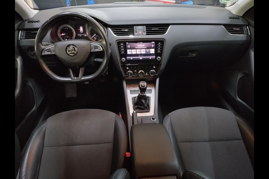 Škoda Octavia Combi 1.0 TSI Greentech Business Edition stoelverwarming Škoda Octavia Combi 1.0 TSI Greentech Business Edition stoelverwarming