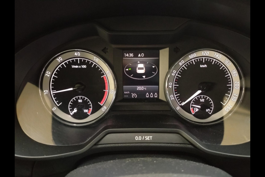 Škoda Octavia Combi 1.0 TSI Greentech Business Edition stoelverwarming Škoda Octavia Combi 1.0 TSI Greentech Business Edition stoelverwarming