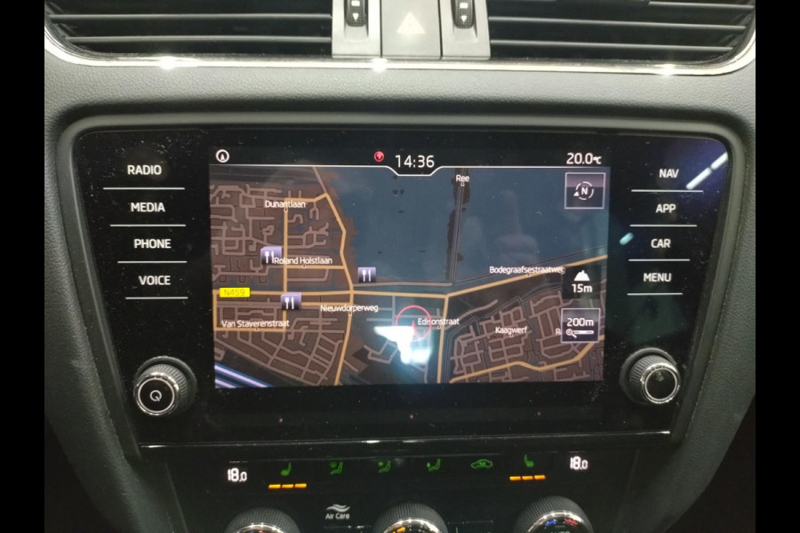 Škoda Octavia Combi 1.0 TSI Greentech Business Edition stoelverwarming Škoda Octavia Combi 1.0 TSI Greentech Business Edition stoelverwarming