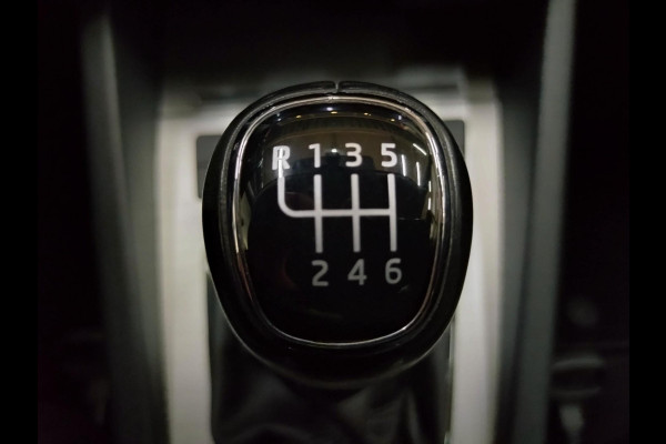 Škoda Octavia Combi 1.0 TSI Greentech Business Edition stoelverwarming Škoda Octavia Combi 1.0 TSI Greentech Business Edition stoelverwarming