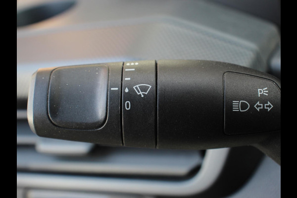 Ford Transit Custom 300 2.0 TDCI L2H1 Trend Nieuw Model Automaat 100 kw Navigatie Parkeersensoren Camera