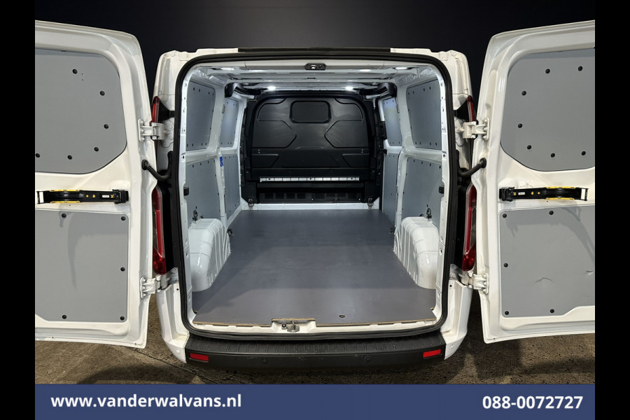 Ford Transit Custom 2.0 TDCI L2H1 Euro6 Airco | Camera | Navigatie | LED | Cruisecontrol | Stoelverwarming Apple Carplay, Android Auto, Verwarmde voorruit,  2800kg trekvermogen, parkeersensoren, Bijrijdersbank