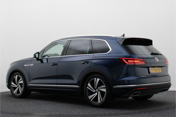 Volkswagen Touareg 3.0 TDI R-Line Automaat Luchtvering, Softclose, Leer, Head-Up, Memory, Stoelventilatie, 20" Volkswagen Touareg 3.0 TDI R-Line Automaat Luchtvering, Softclose, Leer, Head-Up, Memory, Stoelventilatie, 20"