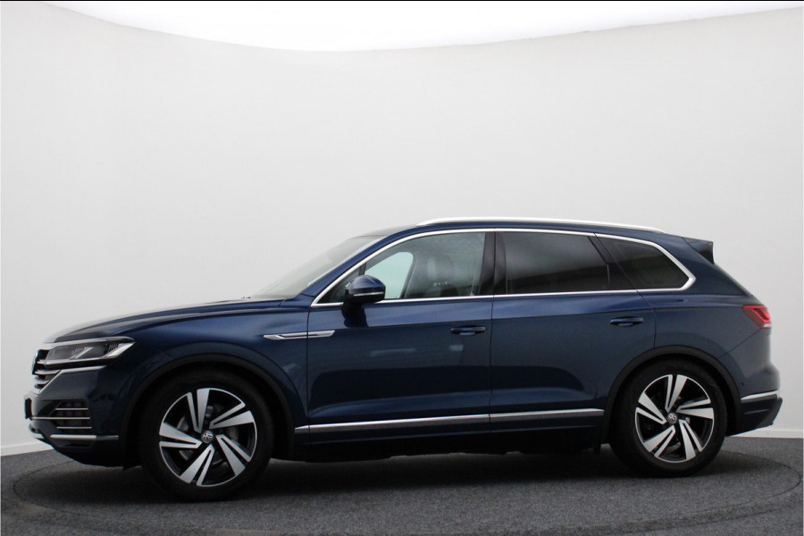 Volkswagen Touareg 3.0 TDI R-Line Automaat Luchtvering, Softclose, Leer, Head-Up, Memory, Stoelventilatie, 20" Volkswagen Touareg 3.0 TDI R-Line Automaat Luchtvering, Softclose, Leer, Head-Up, Memory, Stoelventilatie, 20"