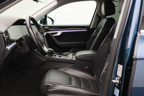 Volkswagen Touareg 3.0 TDI R-Line Automaat Luchtvering, Softclose, Leer, Head-Up, Memory, Stoelventilatie, 20" Volkswagen Touareg 3.0 TDI R-Line Automaat Luchtvering, Softclose, Leer, Head-Up, Memory, Stoelventilatie, 20"
