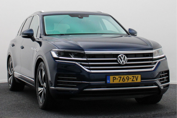 Volkswagen Touareg 3.0 TDI R-Line Automaat Luchtvering, Softclose, Leer, Head-Up, Memory, Stoelventilatie, 20" Volkswagen Touareg 3.0 TDI R-Line Automaat Luchtvering, Softclose, Leer, Head-Up, Memory, Stoelventilatie, 20"
