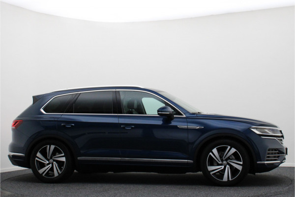Volkswagen Touareg 3.0 TDI R-Line Automaat Luchtvering, Softclose, Leer, Head-Up, Memory, Stoelventilatie, 20" Volkswagen Touareg 3.0 TDI R-Line Automaat Luchtvering, Softclose, Leer, Head-Up, Memory, Stoelventilatie, 20"