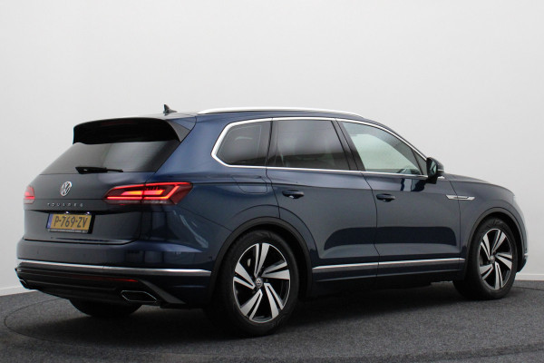 Volkswagen Touareg 3.0 TDI R-Line Automaat Luchtvering, Softclose, Leer, Head-Up, Memory, Stoelventilatie, 20" Volkswagen Touareg 3.0 TDI R-Line Automaat Luchtvering, Softclose, Leer, Head-Up, Memory, Stoelventilatie, 20"