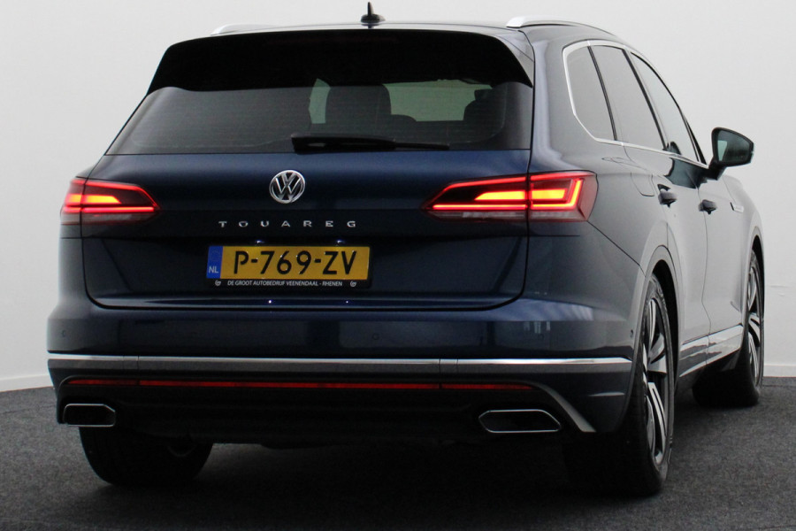 Volkswagen Touareg 3.0 TDI R-Line Automaat Luchtvering, Softclose, Leer, Head-Up, Memory, Stoelventilatie, 20" Volkswagen Touareg 3.0 TDI R-Line Automaat Luchtvering, Softclose, Leer, Head-Up, Memory, Stoelventilatie, 20"