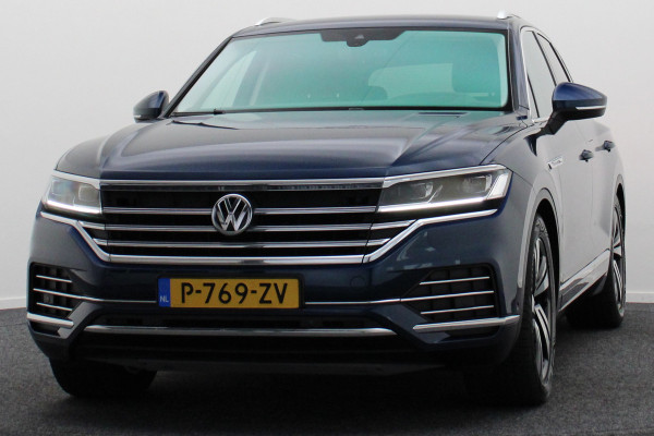 Volkswagen Touareg 3.0 TDI R-Line Automaat Luchtvering, Softclose, Leer, Head-Up, Memory, Stoelventilatie, 20" Volkswagen Touareg 3.0 TDI R-Line Automaat Luchtvering, Softclose, Leer, Head-Up, Memory, Stoelventilatie, 20"