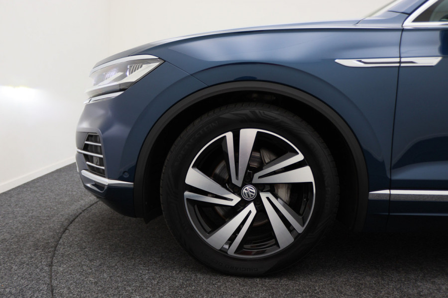 Volkswagen Touareg 3.0 TDI R-Line Automaat Luchtvering, Softclose, Leer, Head-Up, Memory, Stoelventilatie, 20" Volkswagen Touareg 3.0 TDI R-Line Automaat Luchtvering, Softclose, Leer, Head-Up, Memory, Stoelventilatie, 20"