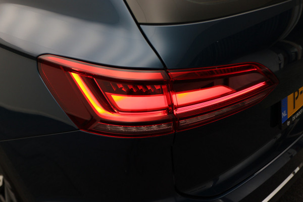 Volkswagen Touareg 3.0 TDI R-Line Automaat Luchtvering, Softclose, Leer, Head-Up, Memory, Stoelventilatie, 20" Volkswagen Touareg 3.0 TDI R-Line Automaat Luchtvering, Softclose, Leer, Head-Up, Memory, Stoelventilatie, 20"