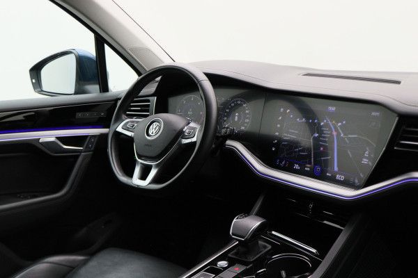 Volkswagen Touareg 3.0 TDI R-Line Automaat Luchtvering, Softclose, Leer, Head-Up, Memory, Stoelventilatie, 20" Volkswagen Touareg 3.0 TDI R-Line Automaat Luchtvering, Softclose, Leer, Head-Up, Memory, Stoelventilatie, 20"
